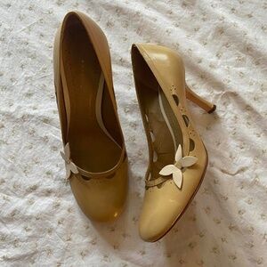 y2k coquette tan heels with butterfly